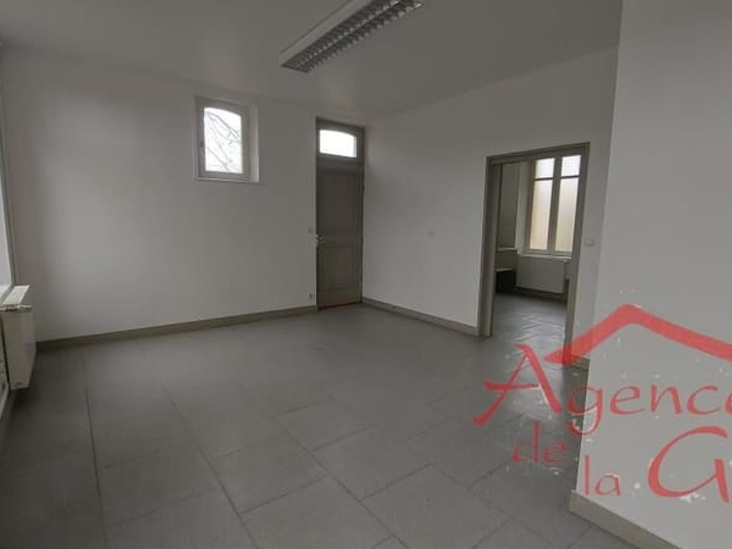 Bureaux à vendre - 6 pièces - 292m2 - Sézanne (51120)