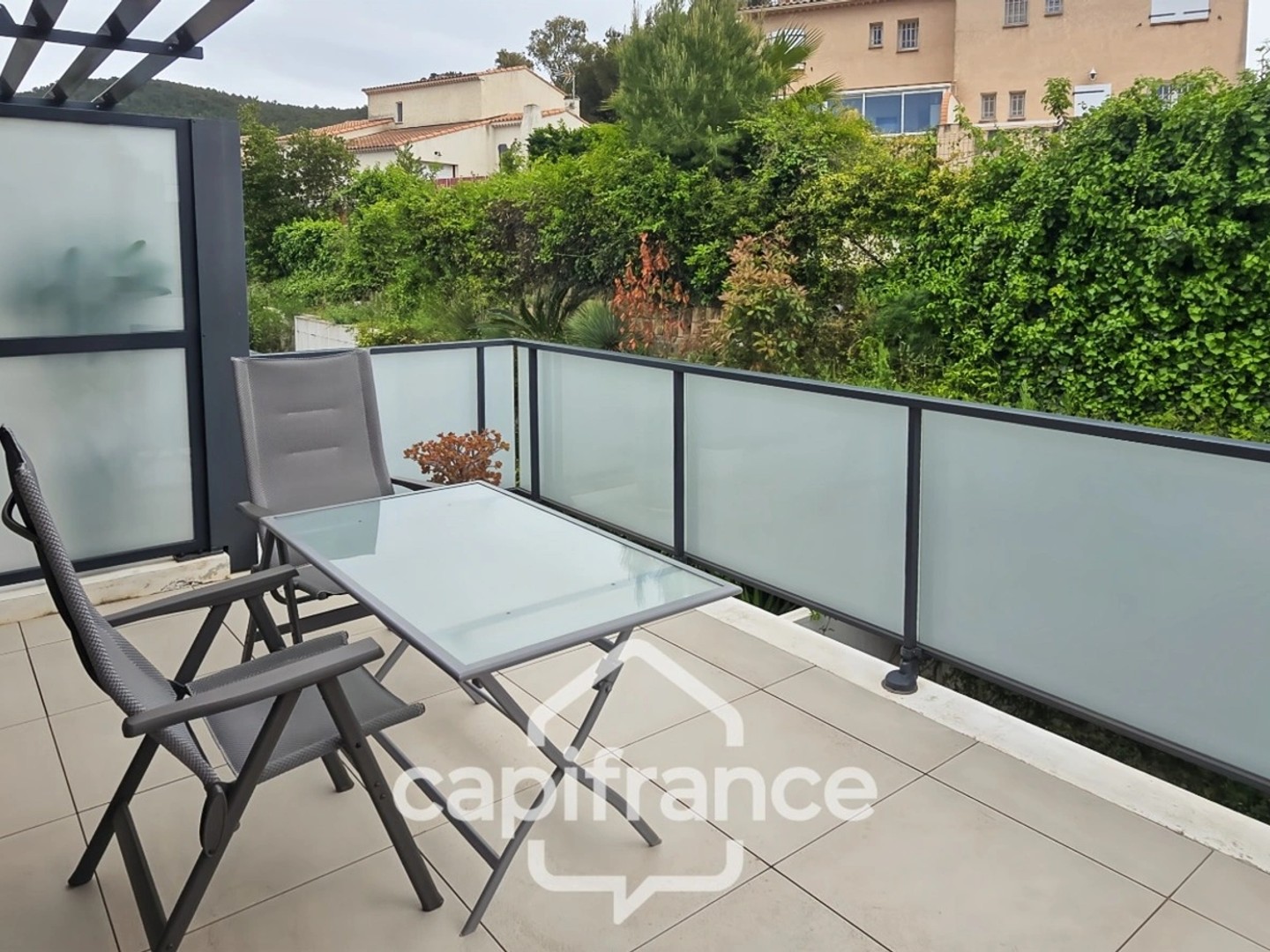 Appartement à vendre - 2 pièces - 47m2 - Saint-Cyr-Sur-Mer (83270)