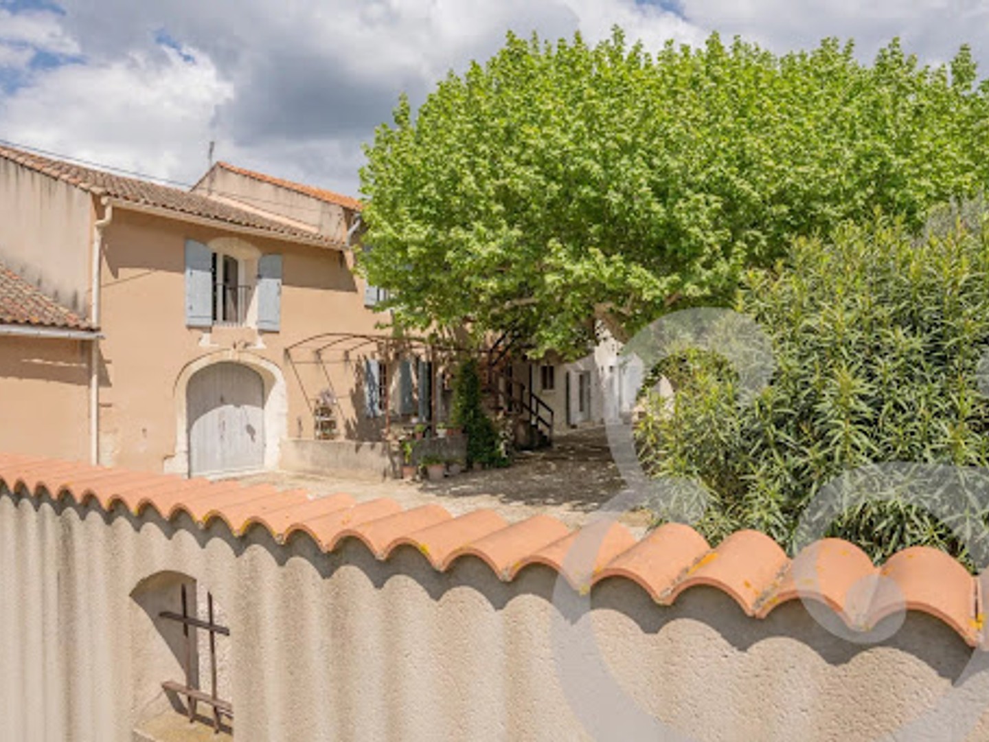 Maison à vendre - 30 pièces - 145m2 - Eyragues (13630)