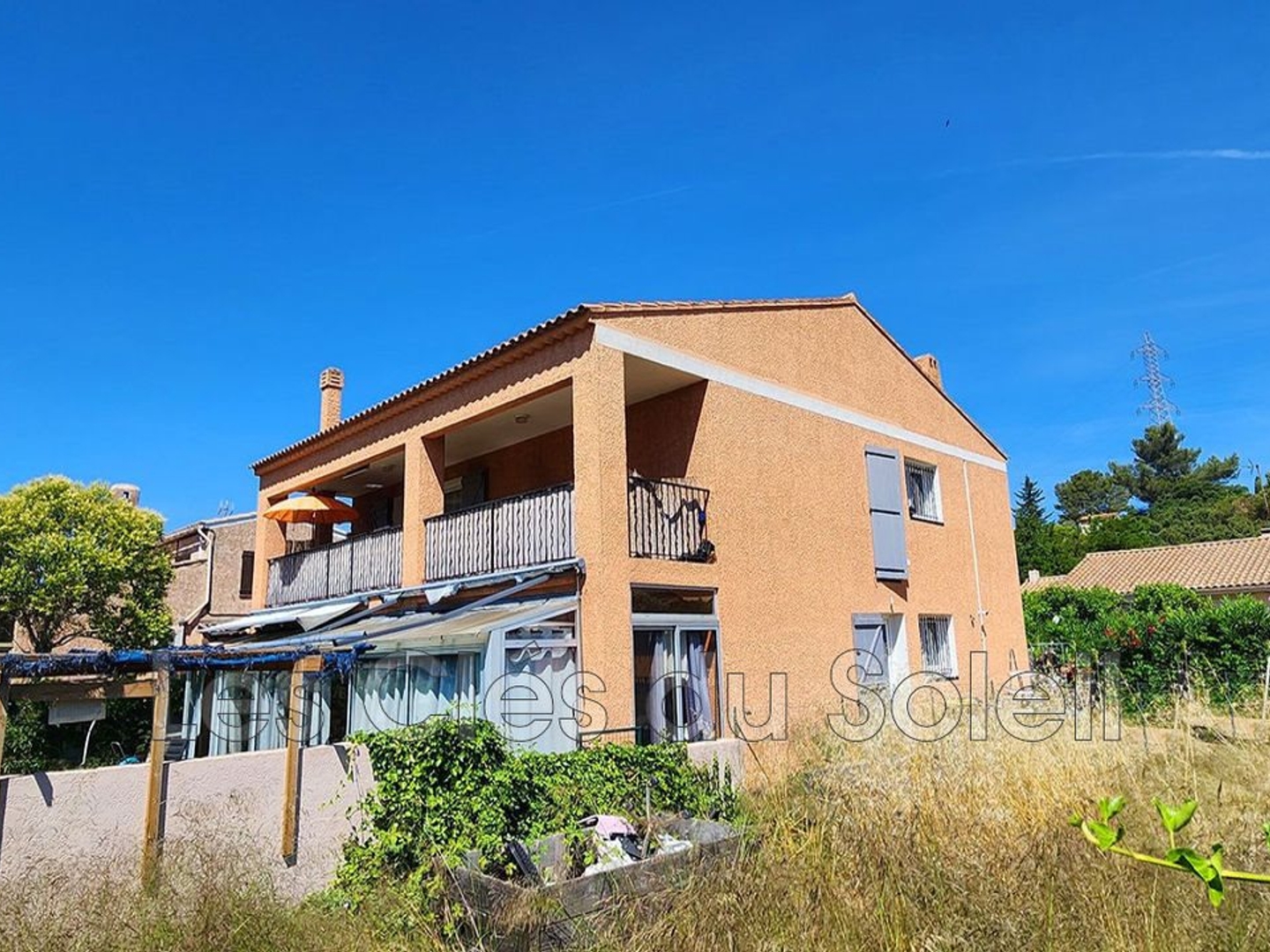 Maison à vendre - 6 pièces - 200m2 - La Crau (83260)