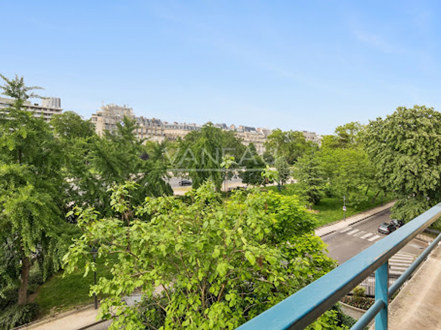 Appartement à vendre - 4 pièces - 111m2 - Paris 16e (75016)