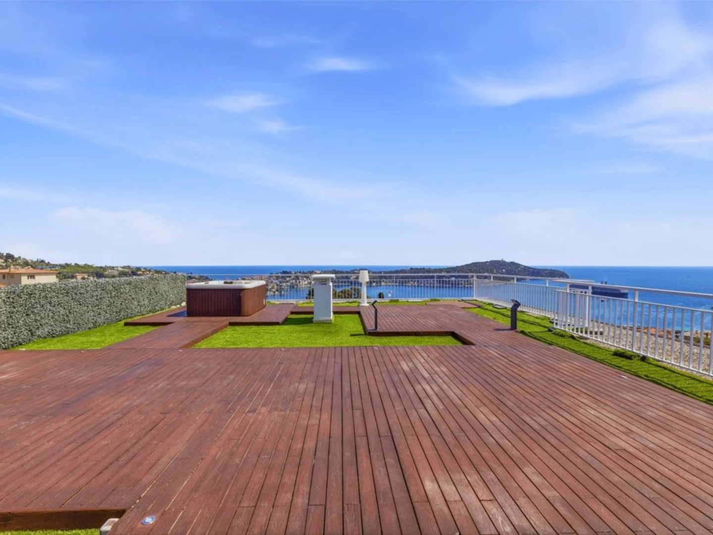 Appartement à vendre - 4 pièces - 134m2 - Villefranche-Sur-Mer (06230)