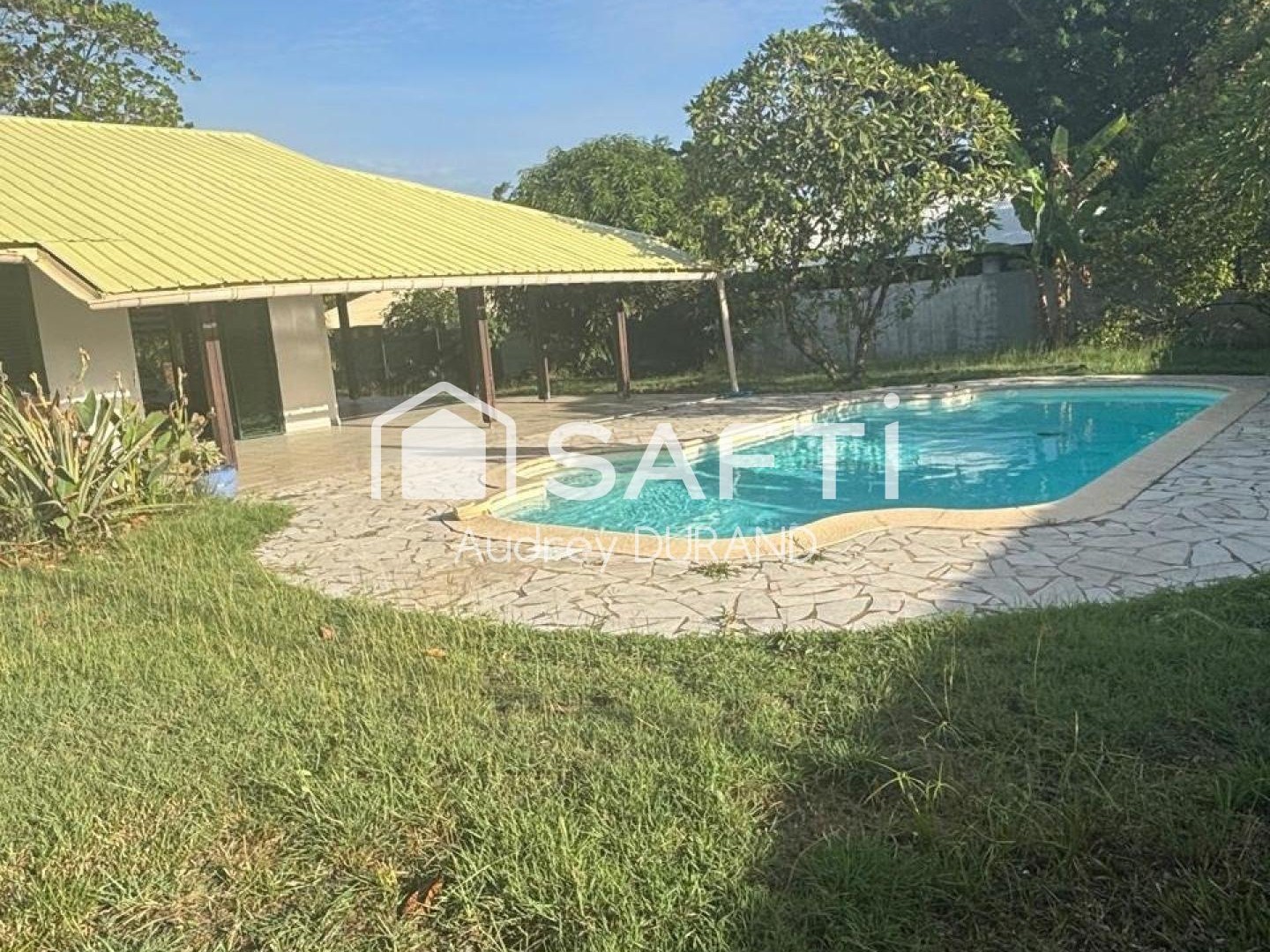 Maison à vendre - 8 pièces - 154m2 - Remire-Montjoly (97354)
