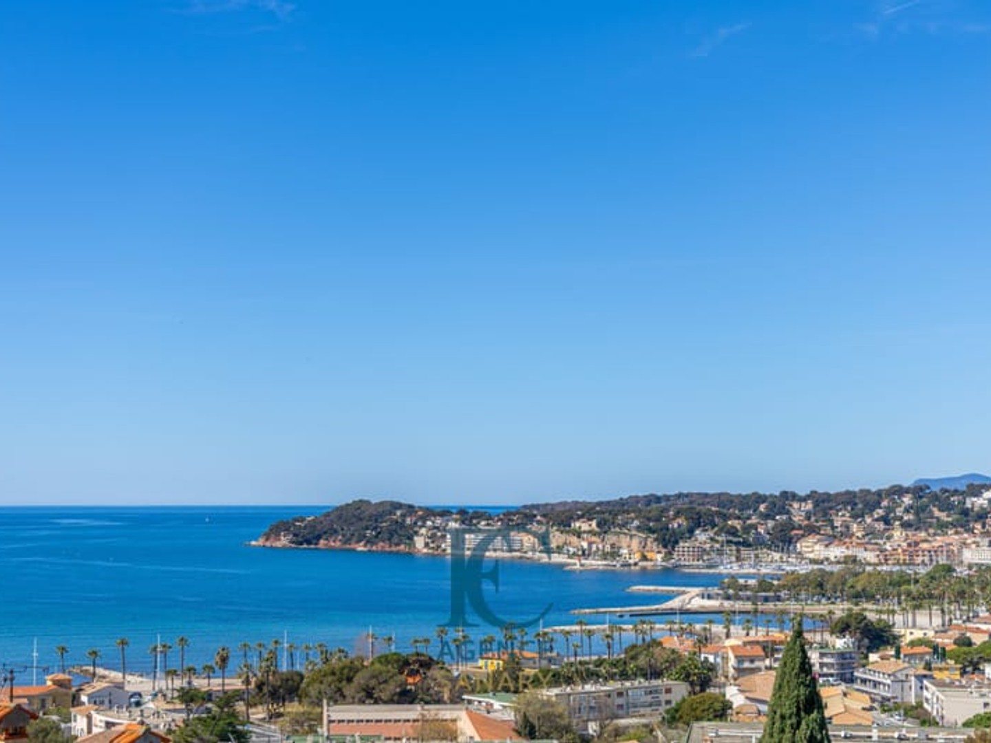 Appartement à vendre - 3 pièces - 73m2 - Six-Fours-Les-Plages (83140)