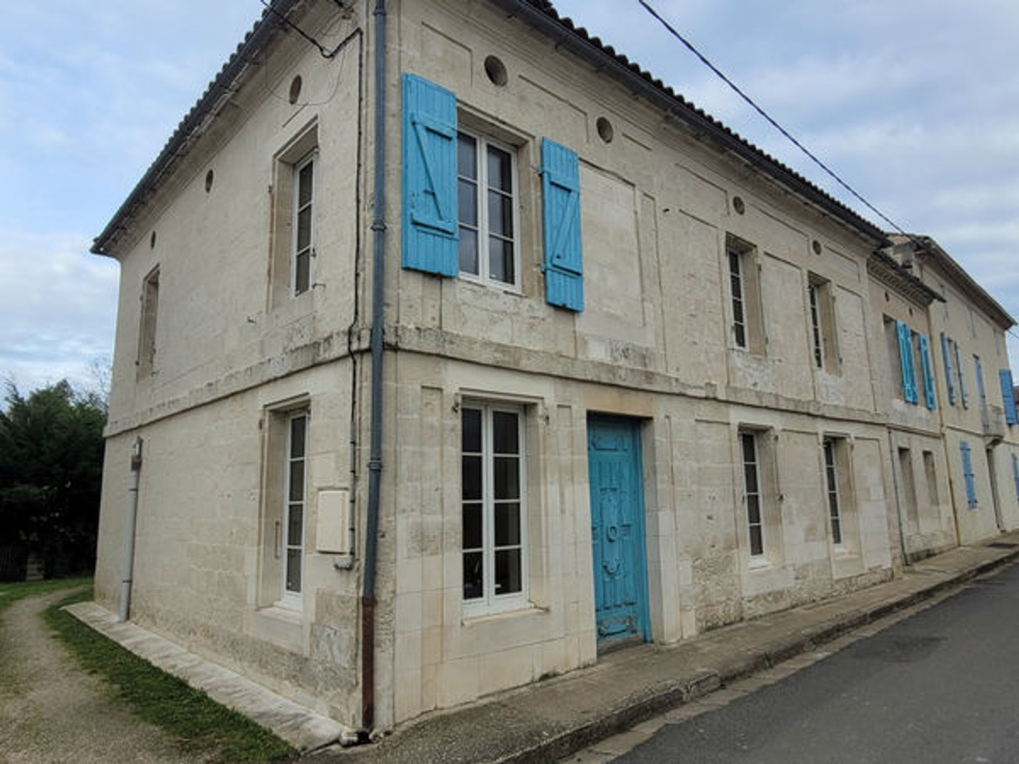 Maison à vendre - 12 pièces - 305m2 - Saint-Thomas-De-C... (17150)