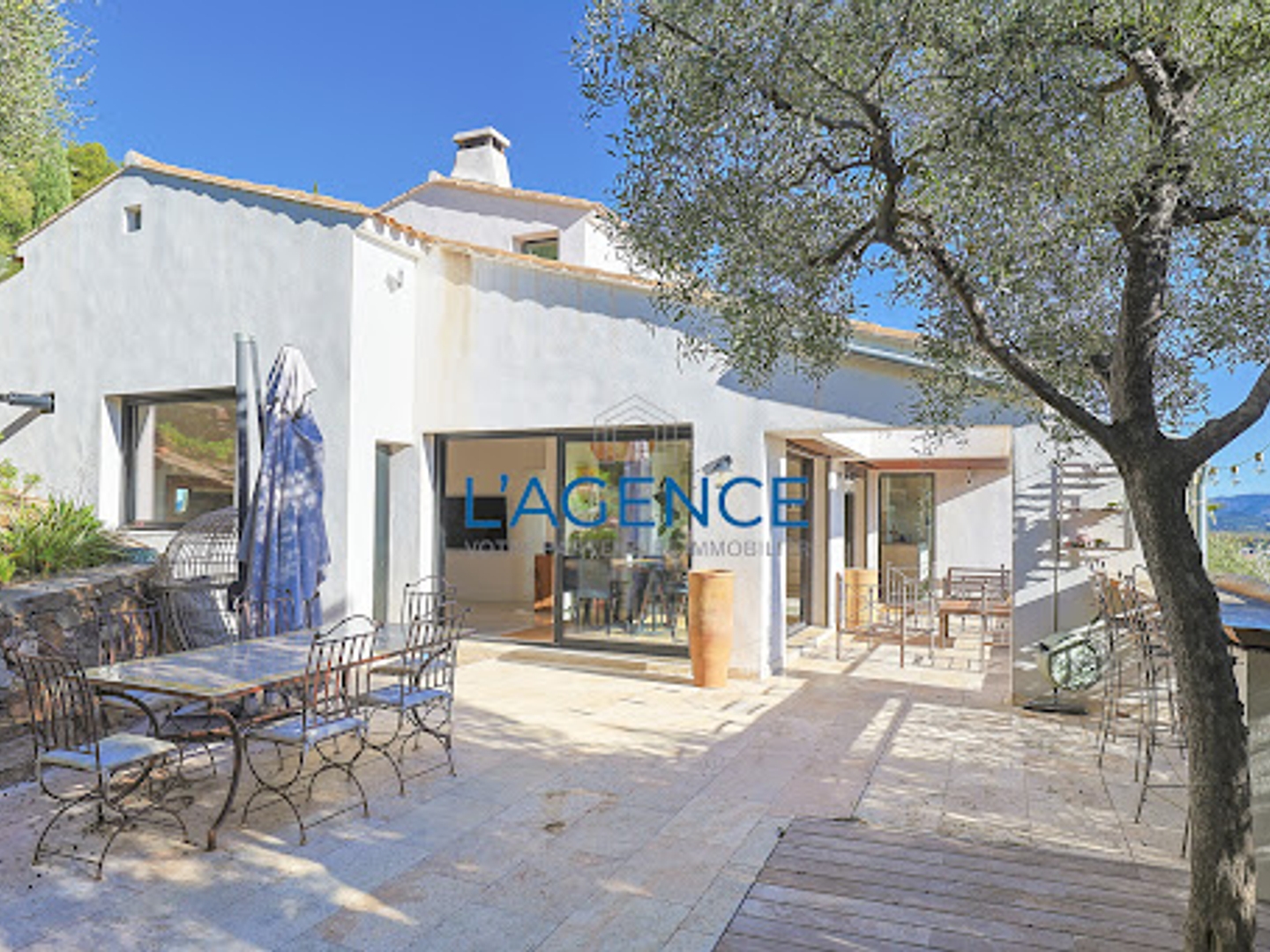 Maison à vendre - 7 pièces - 221m2 - Hyères (83400)