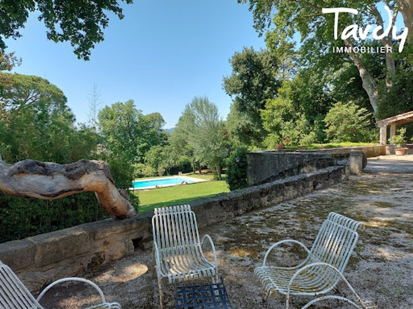 Bastide 18 pièces 610 m²
