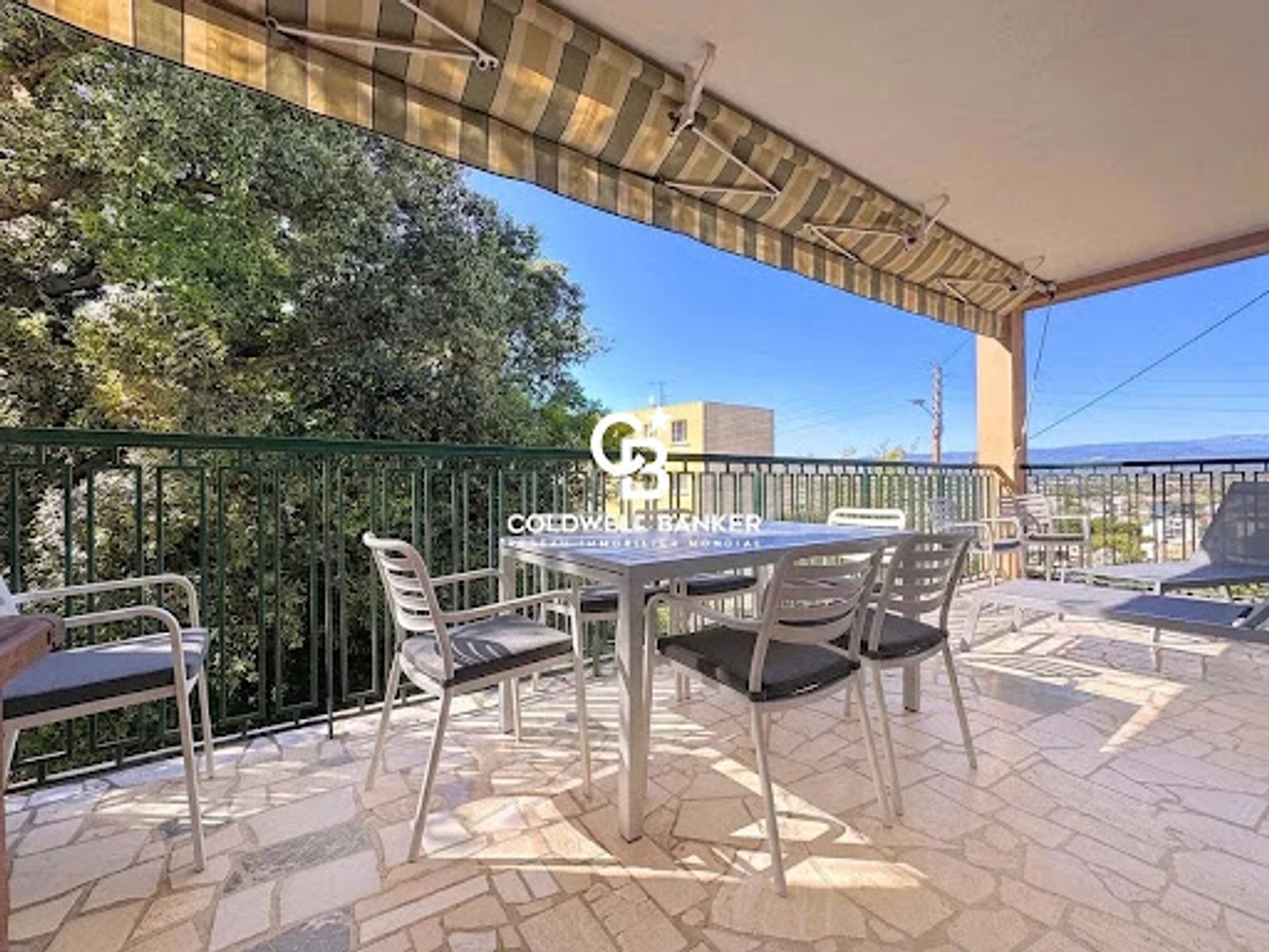 Maison à vendre - 8 pièces - 201m2 - Saint-Raphaël (83700)