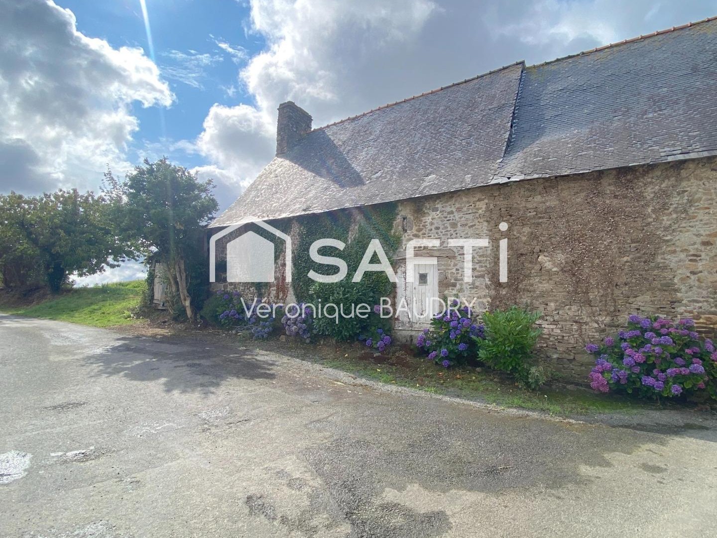 Maison à vendre - 1 pièce - 75m2 - Bazouges-La-Pérouse (35560)