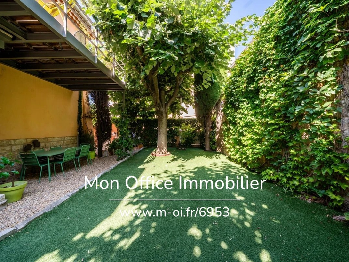 Maison à vendre - 7 pièces - 228m2 - Aix-En-Provence (13090)