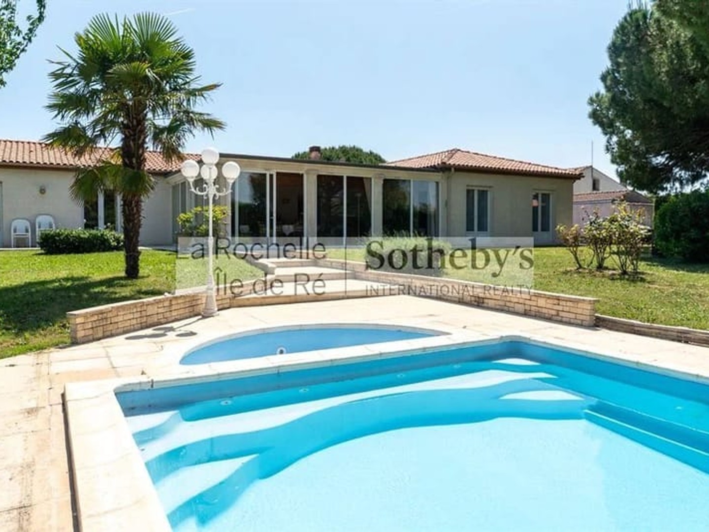 Maison à vendre - 6 pièces - 240m2 - Aytré (17440)