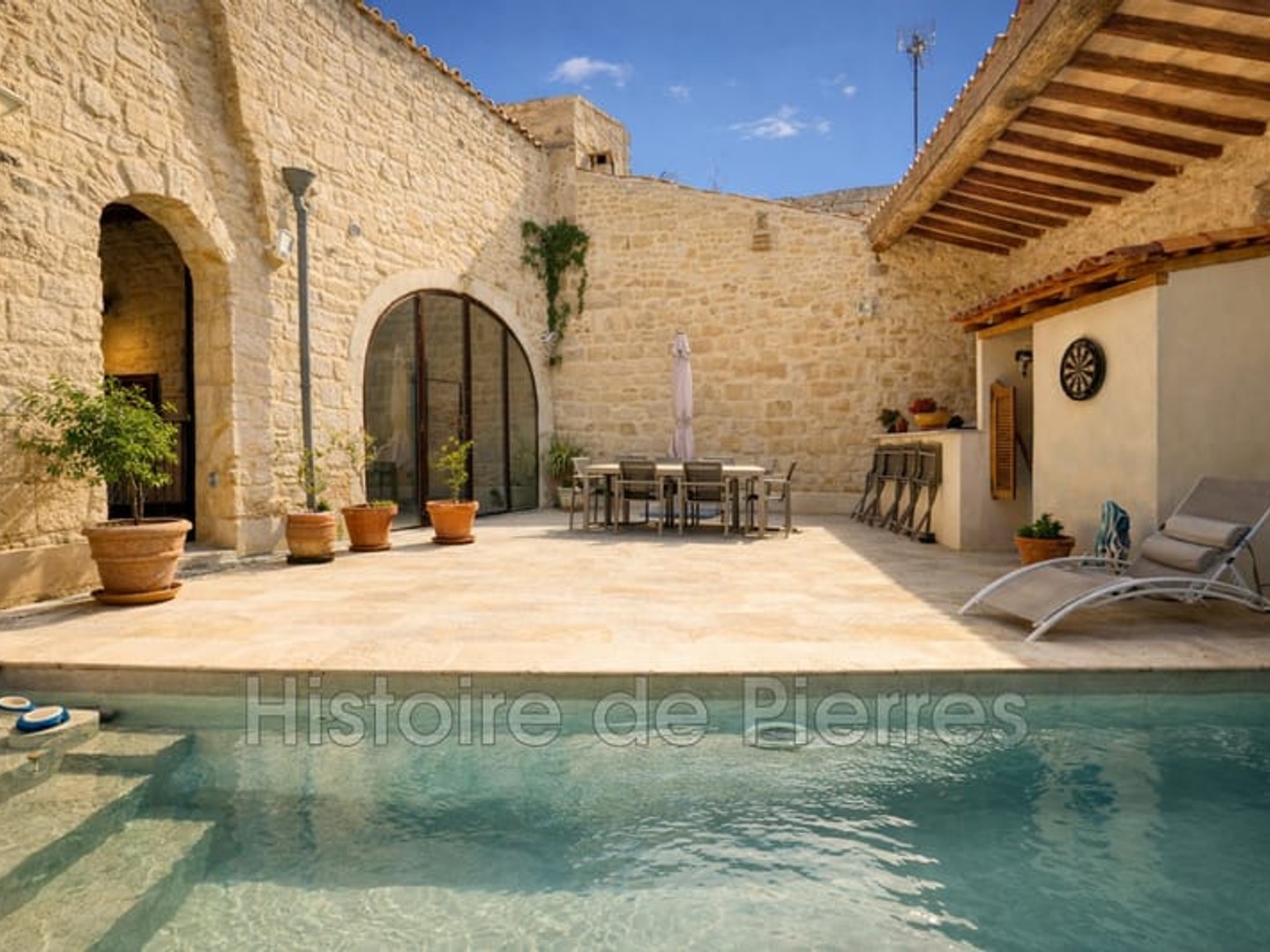 Maison 14 pièces 900 m²