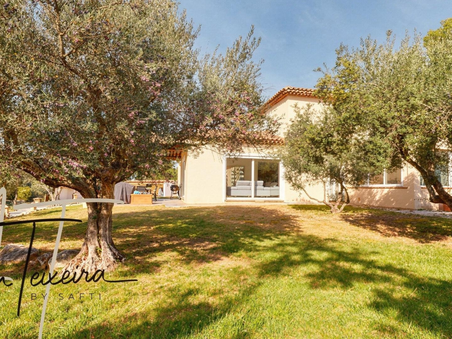 Maison à vendre - 7 pièces - 207m2 - Lorgues (83510)