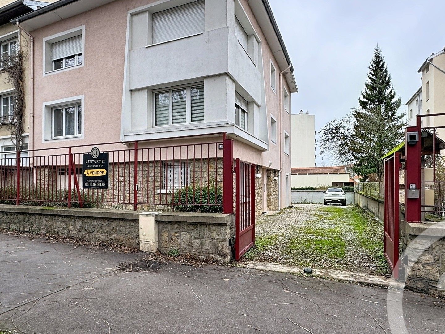 Immeuble 300 m²