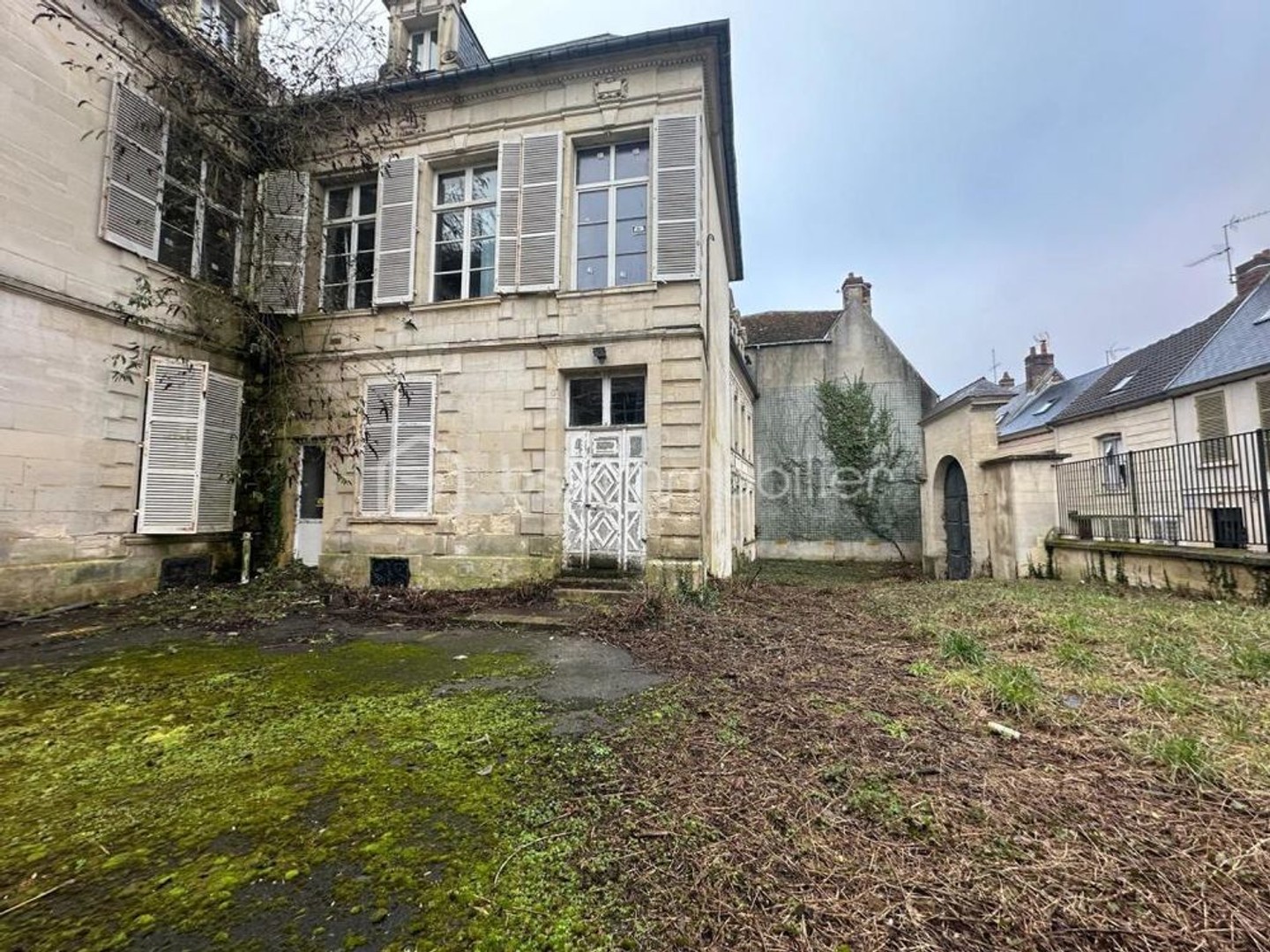 Immeuble à vendre - 1340m2 - Laon (02000)