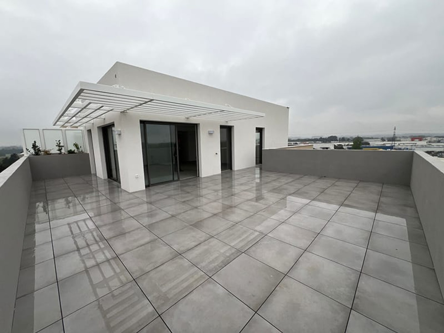Lattes Superbe T4 90 m² avec 87 m² de TERRASSE