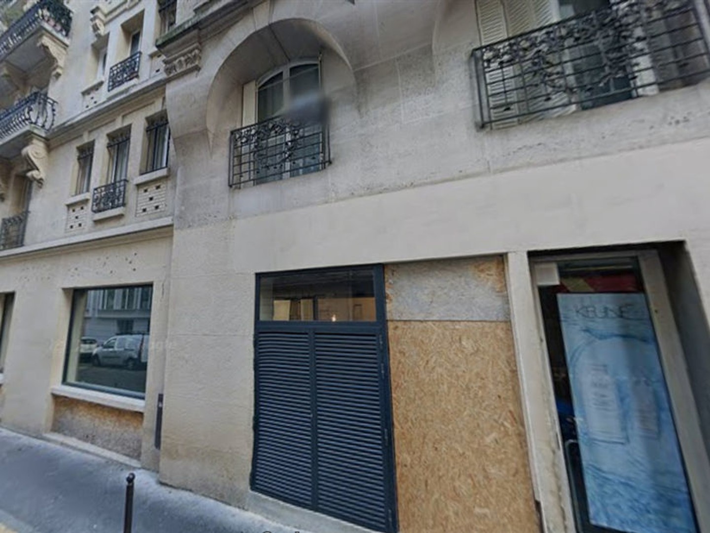 Local rénové et climatisé en accès direct sur rue
