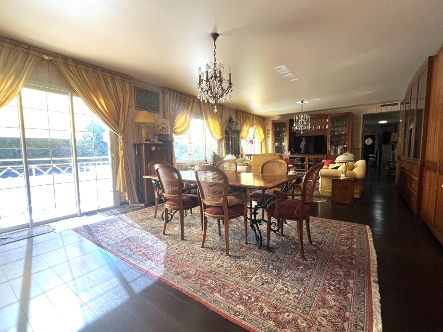LE BOUSCAT EXCEPTIONNEL APPARTEMENT DE 150 M² AVEC ASCENSEUR JARDIN MULTIPLES GARAGE ET TERRAIN