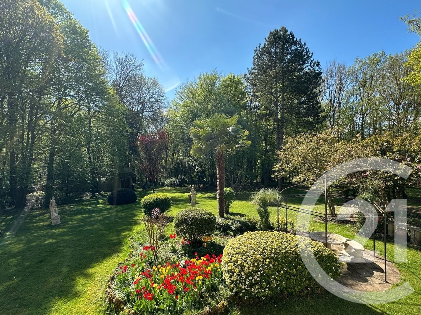 Maison à vendre - 9 pièces - 221m2 - Mouroux (77120)