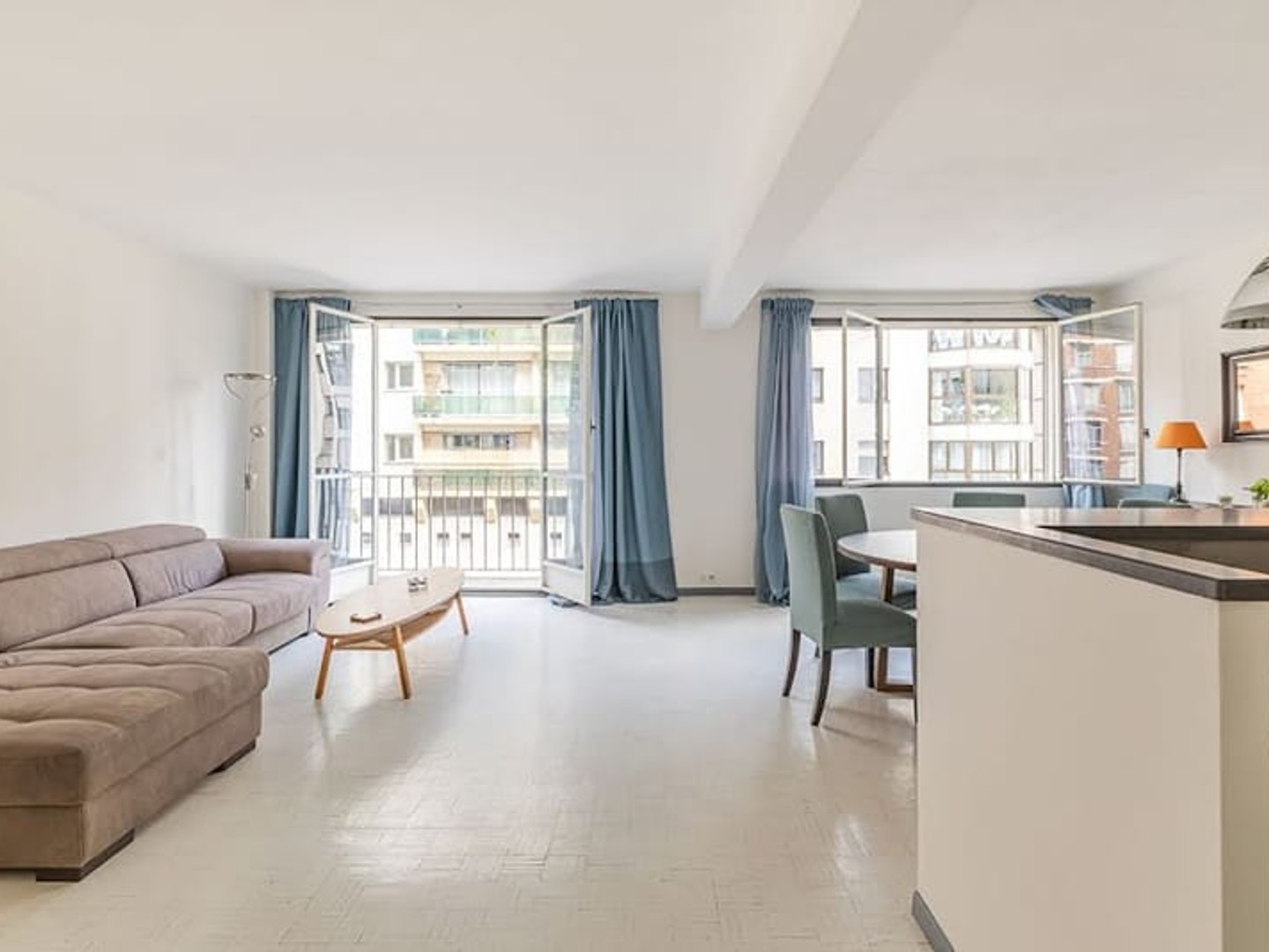 Appartement à vendre - 4 pièces - 79m2 - Paris 16e (75016)