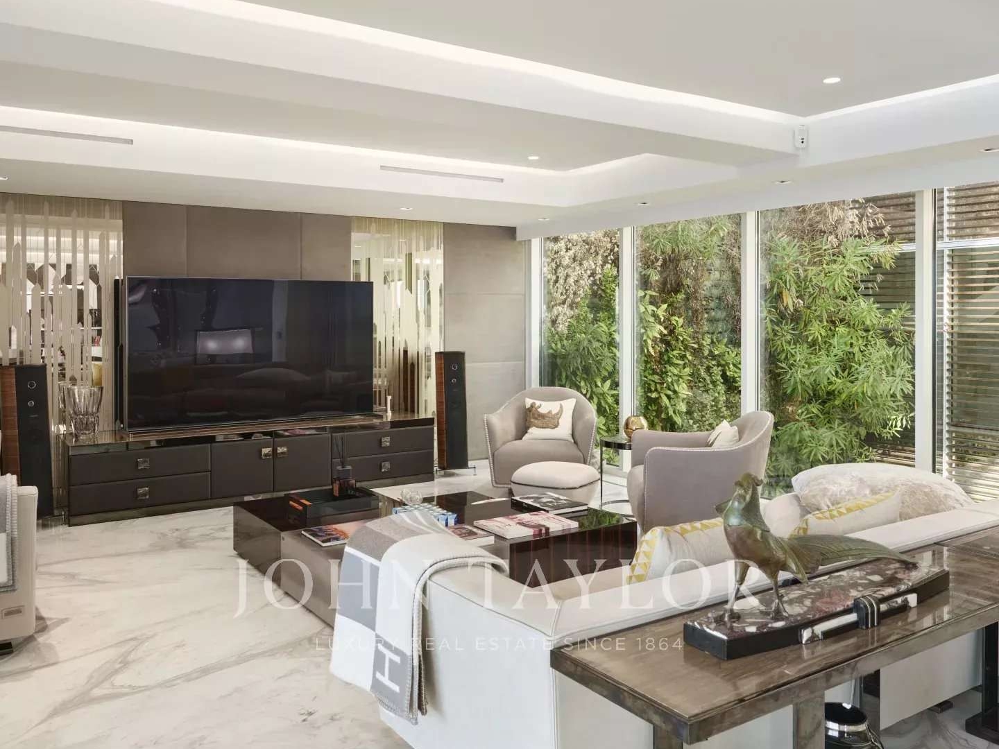 Maison 400 m²