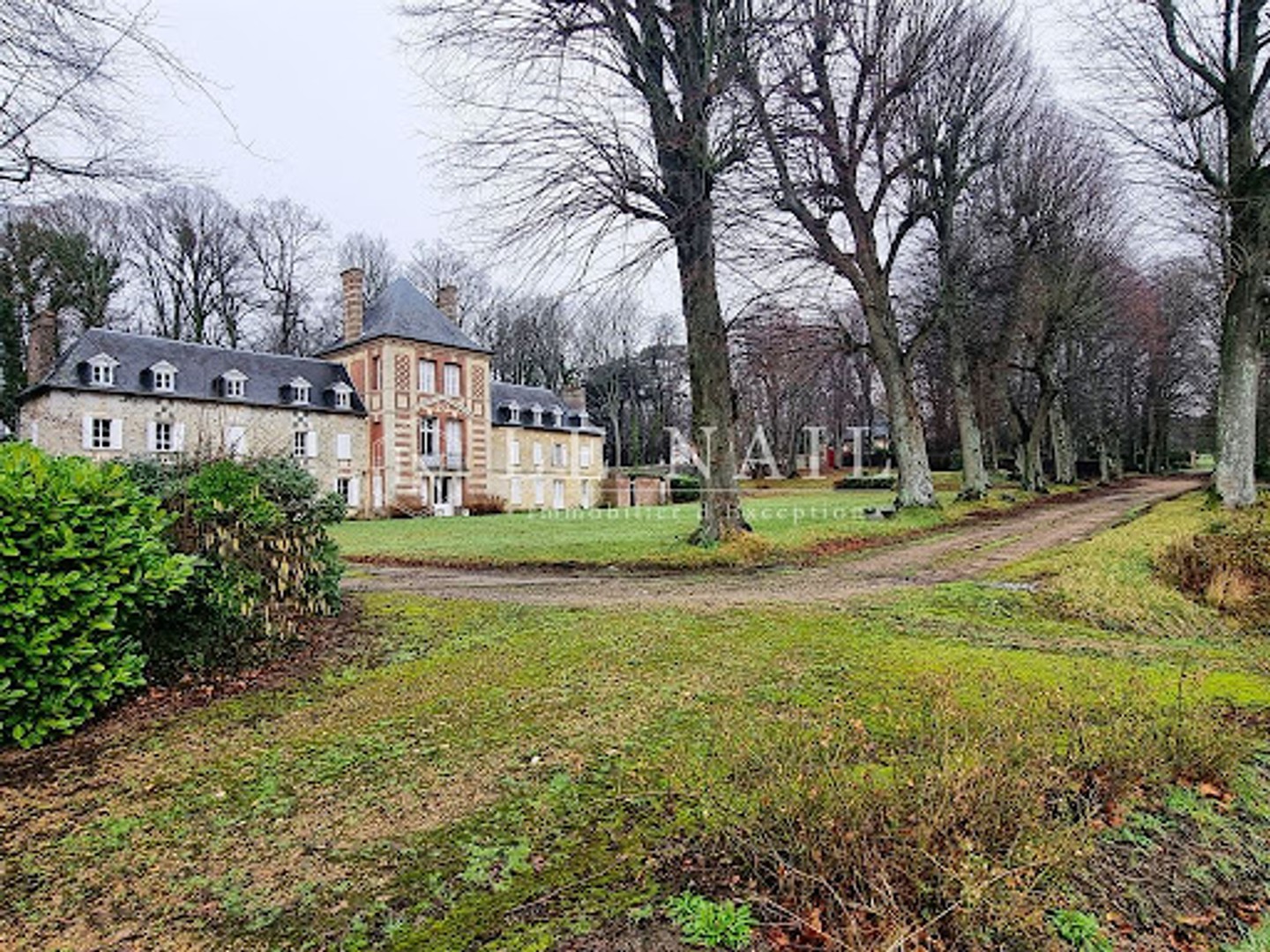 Maison 16 pièces 415 m²