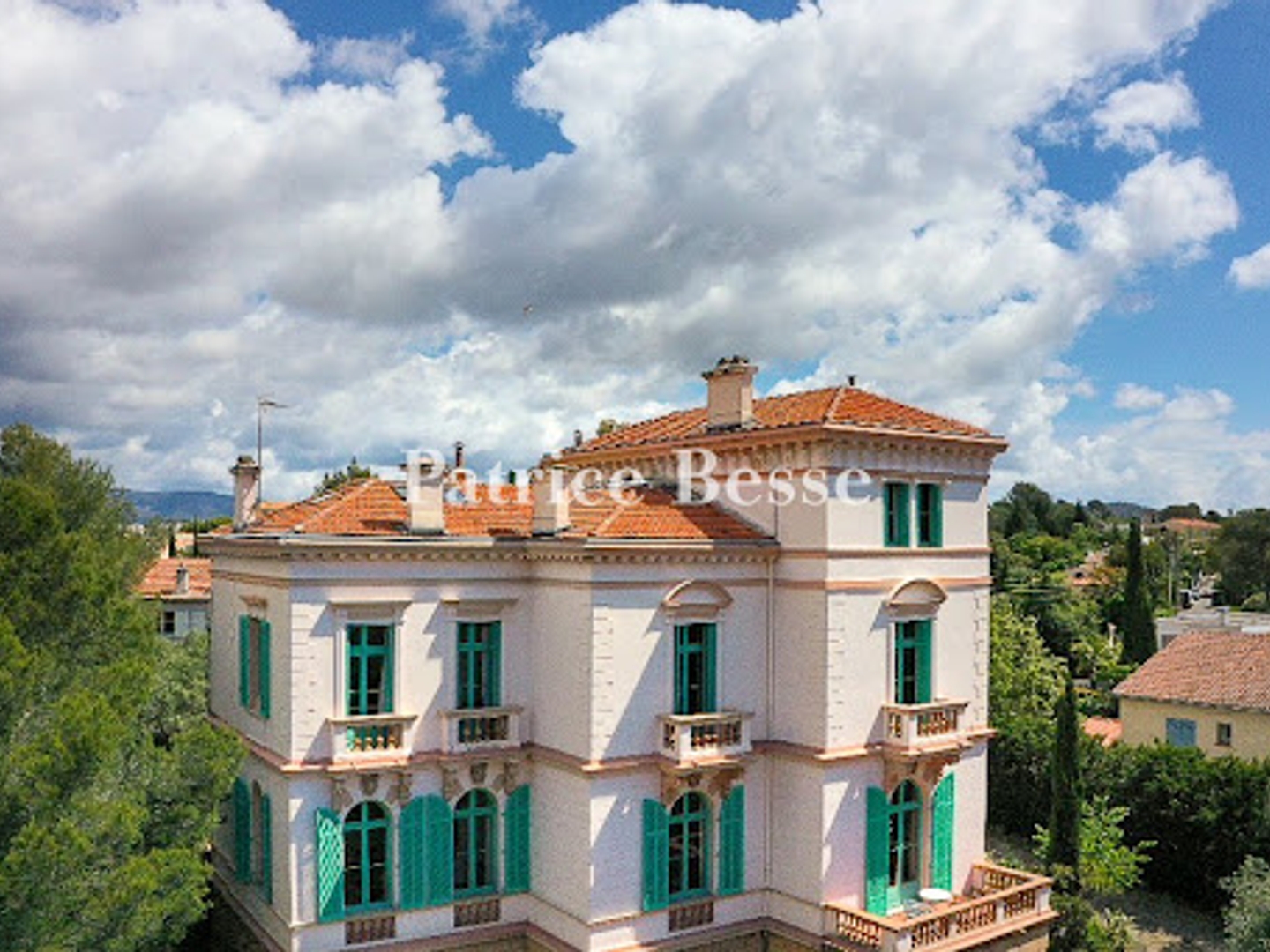 Maison à vendre - 20 pièces - 512m2 - Saint-Raphaël (83700)