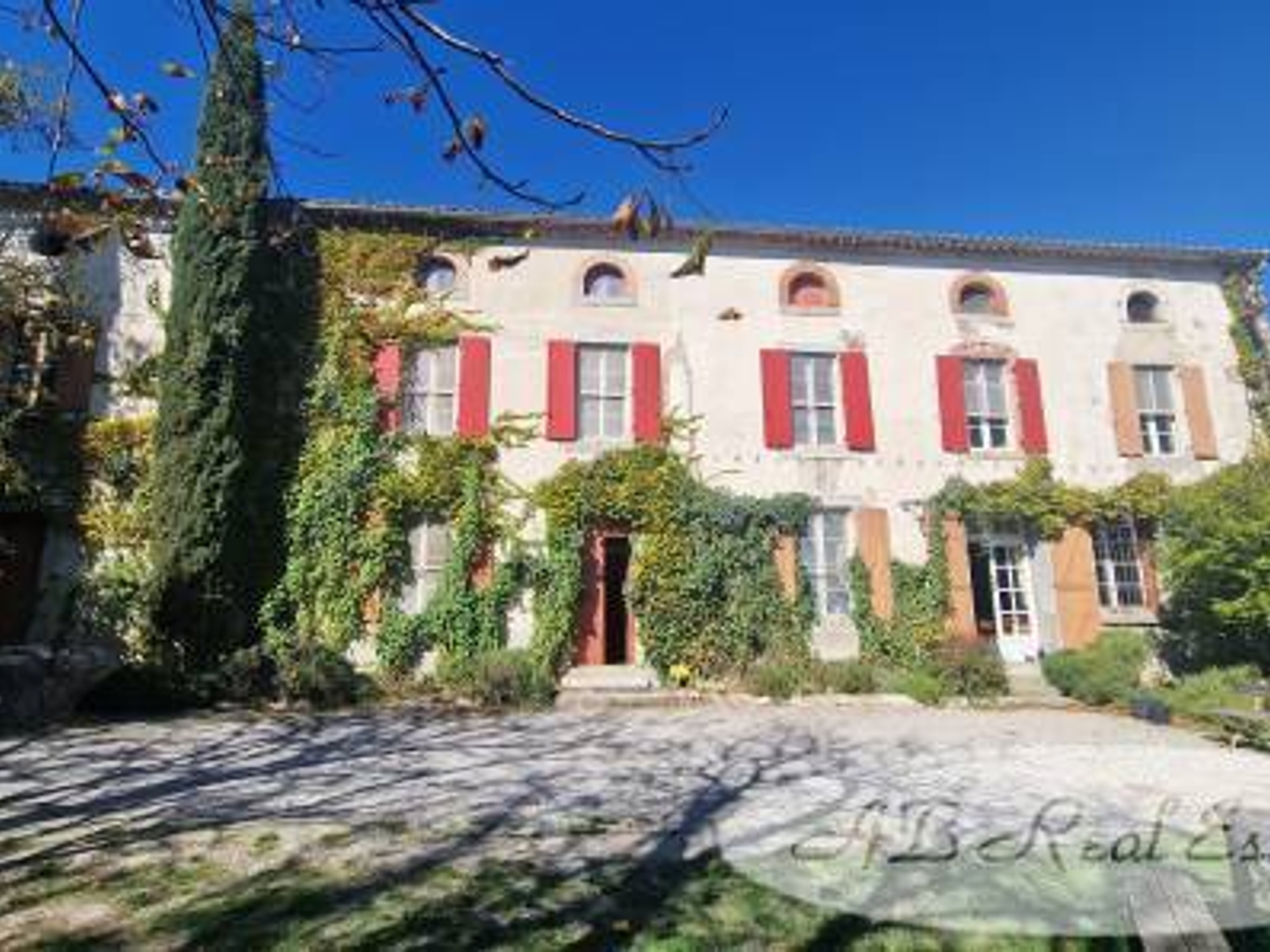 Maison à vendre - 827m2 - Carcassonne (11000)