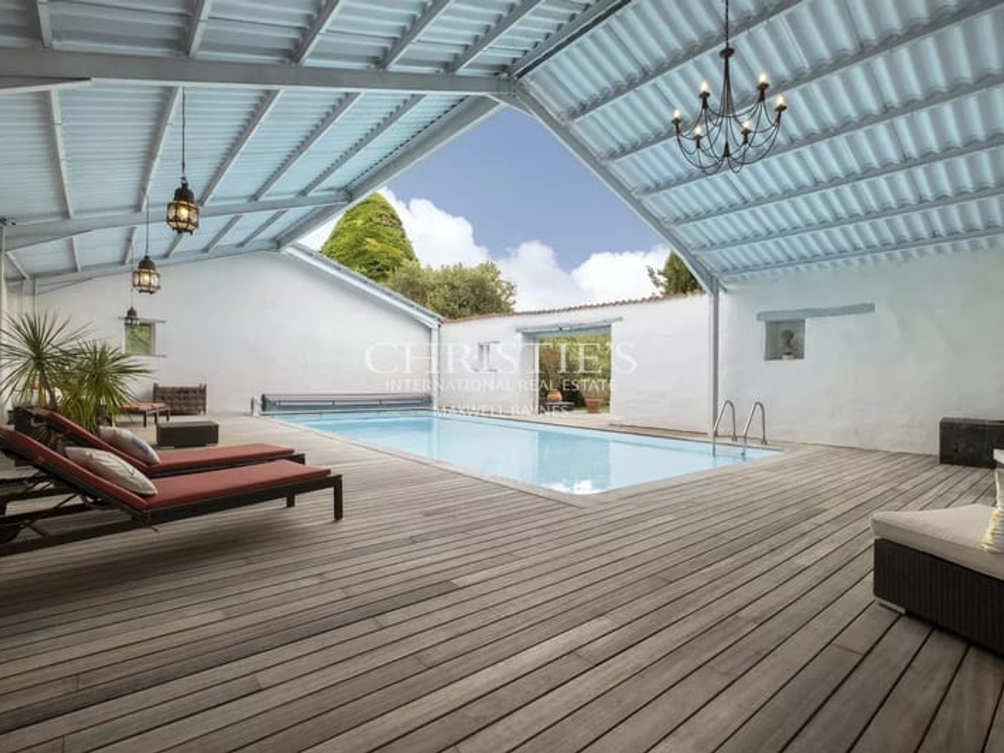 Maison à vendre - 675m2 - Royan (17200)