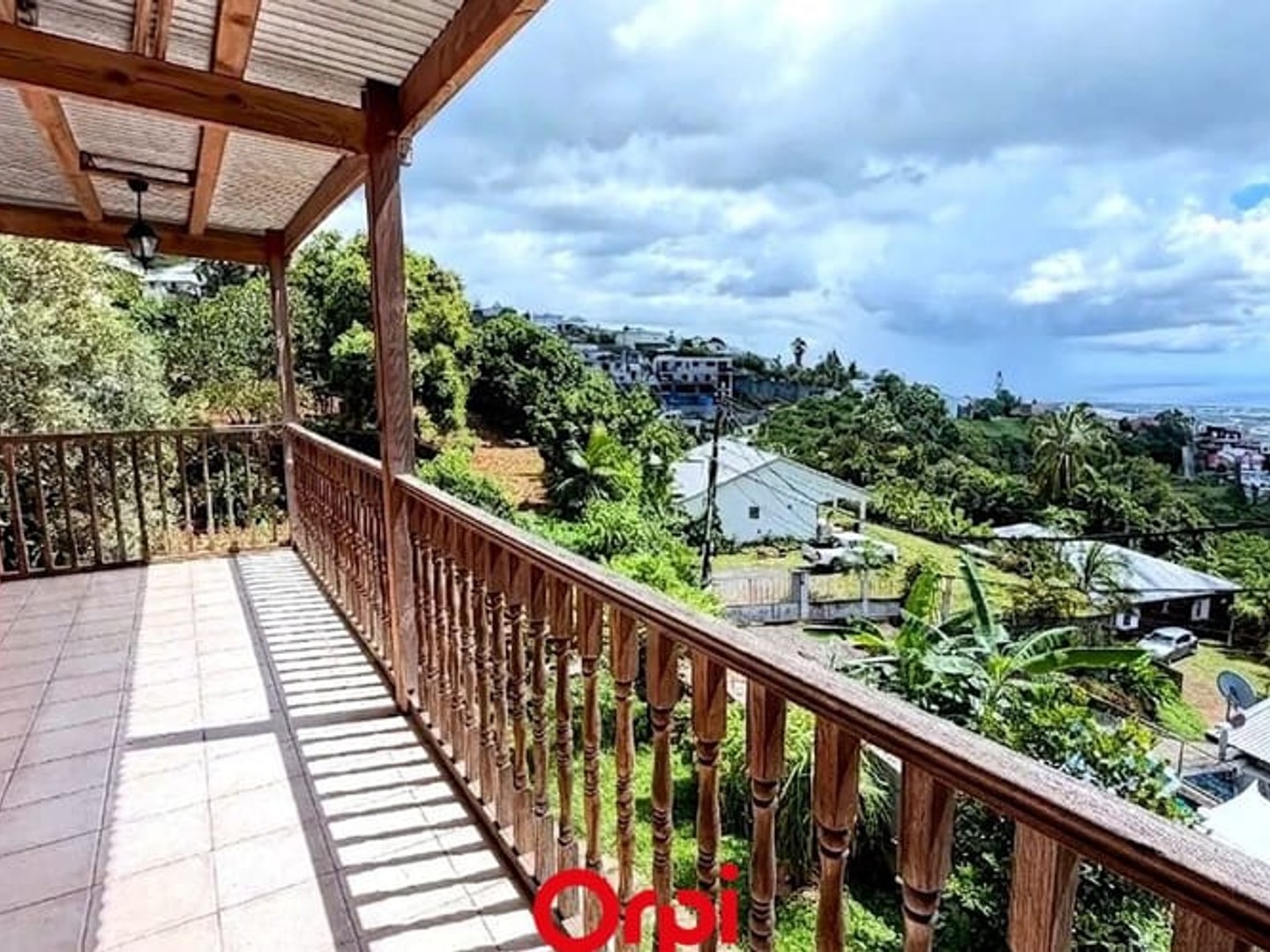 Maison à vendre - 6 pièces - 180m2 - La Possession (97419)