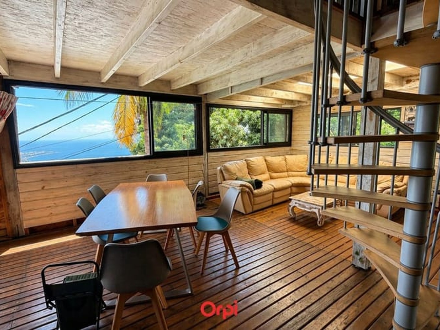 Maison à vendre - 6 pièces - 180m2 - La Possession (97419)