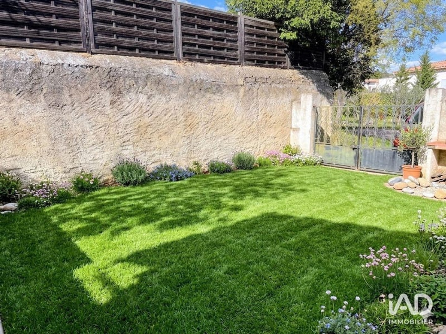 Immeuble à vendre - 250m2 - Coudoux (13111)