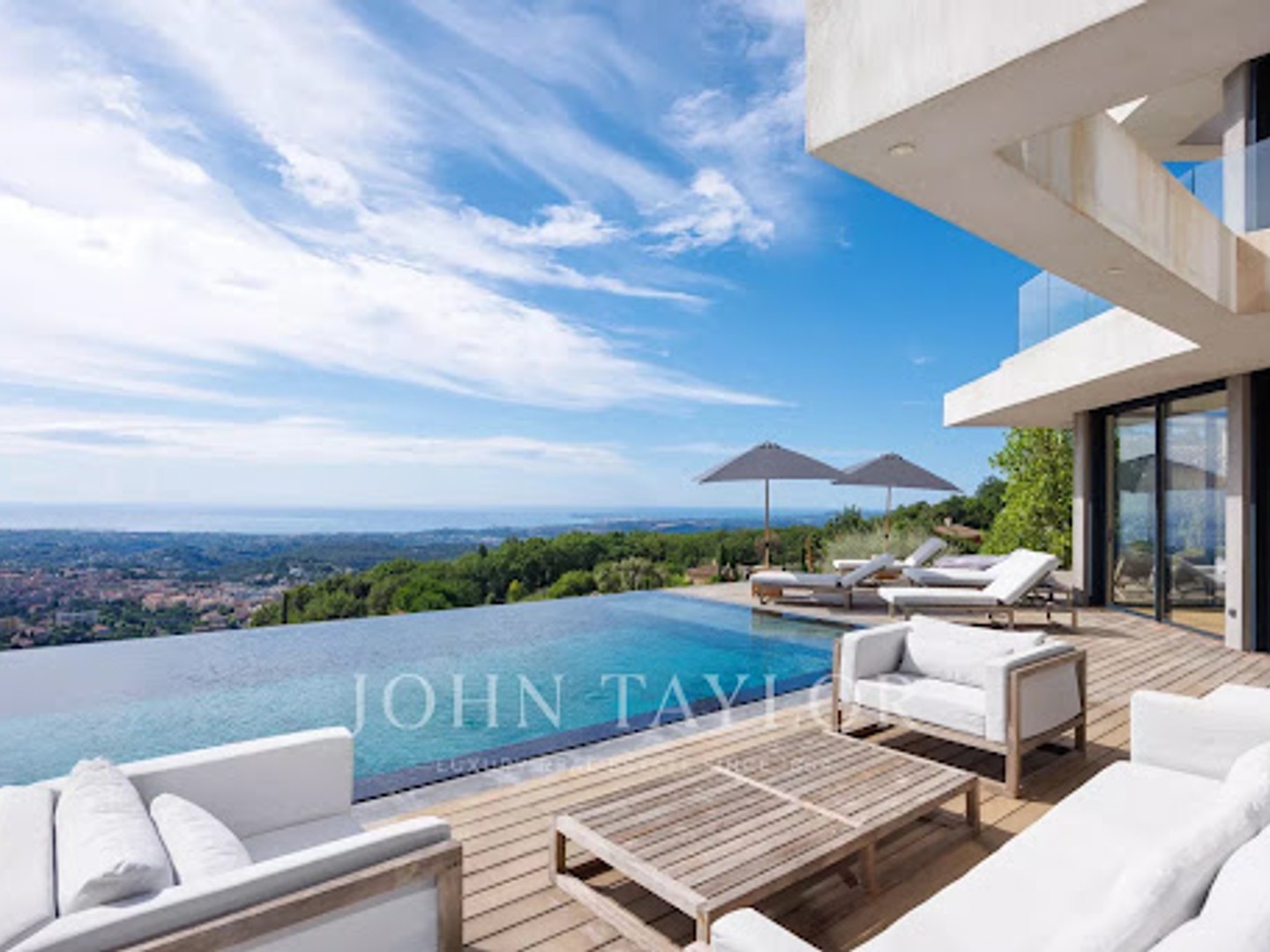 Maison 7 pièces 355 m²