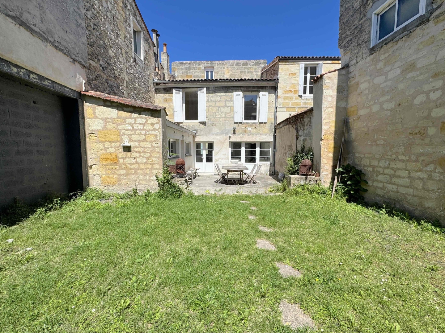 Maison 7 Pièces - Jardin & Dépendance - Chartrons 