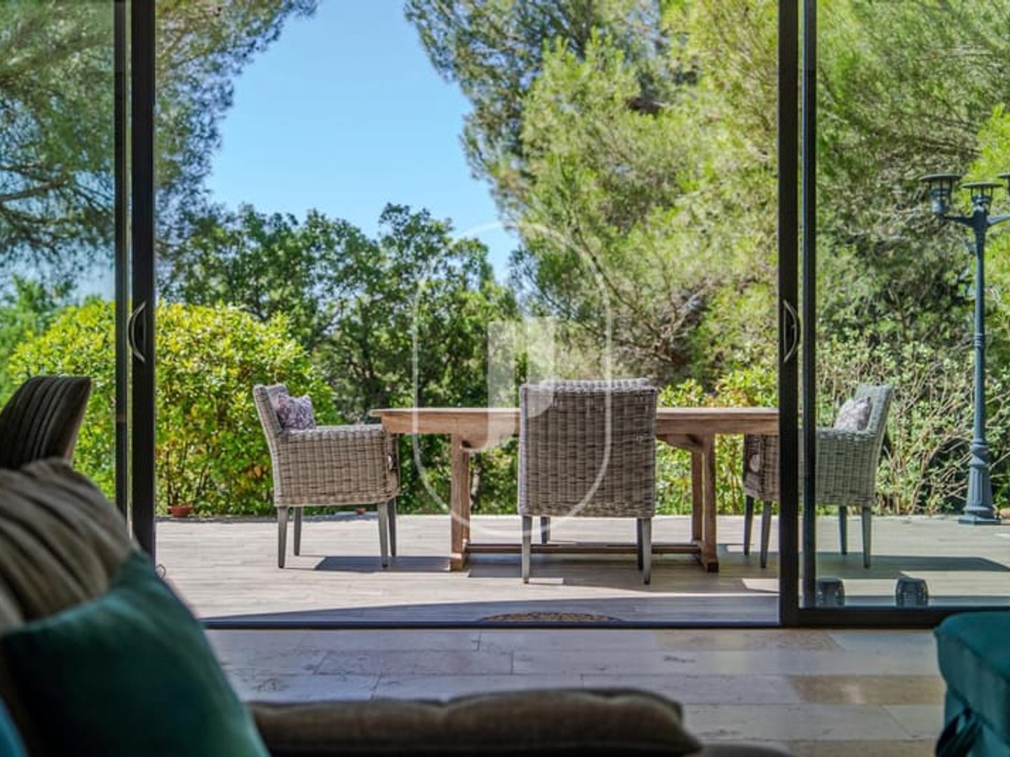 À vendre - Maison avec piscine et vue dégagée à Mouries