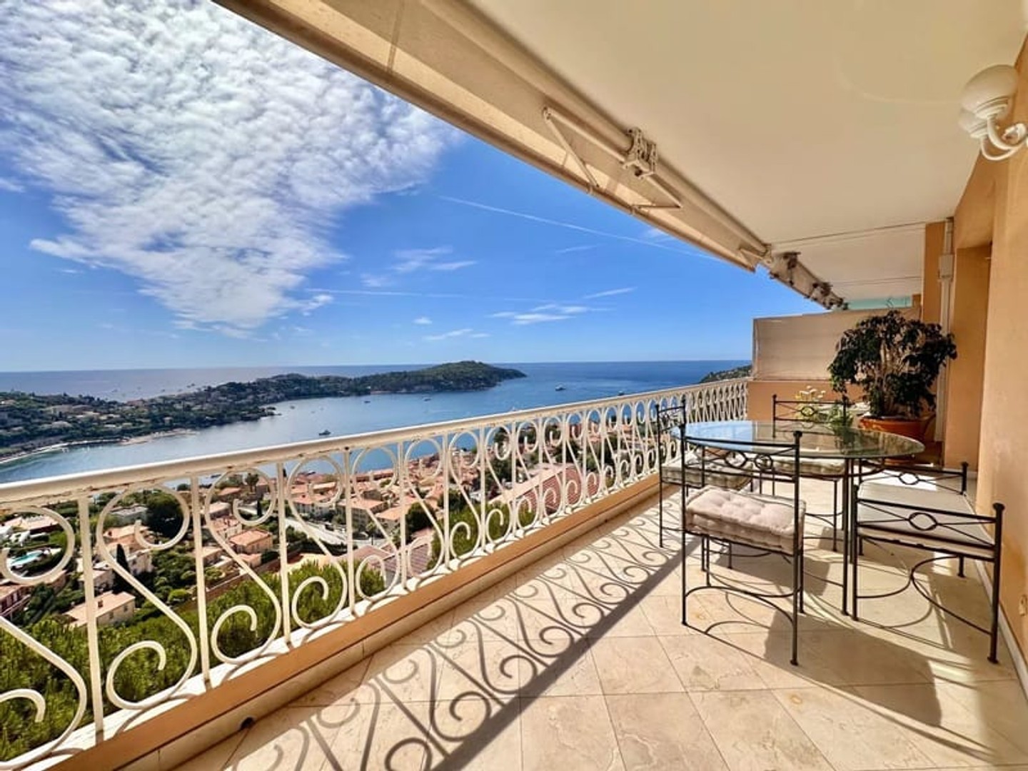 Vue mer panoramique sur la Rade de Villefranche - Dernier étage avec terrasse