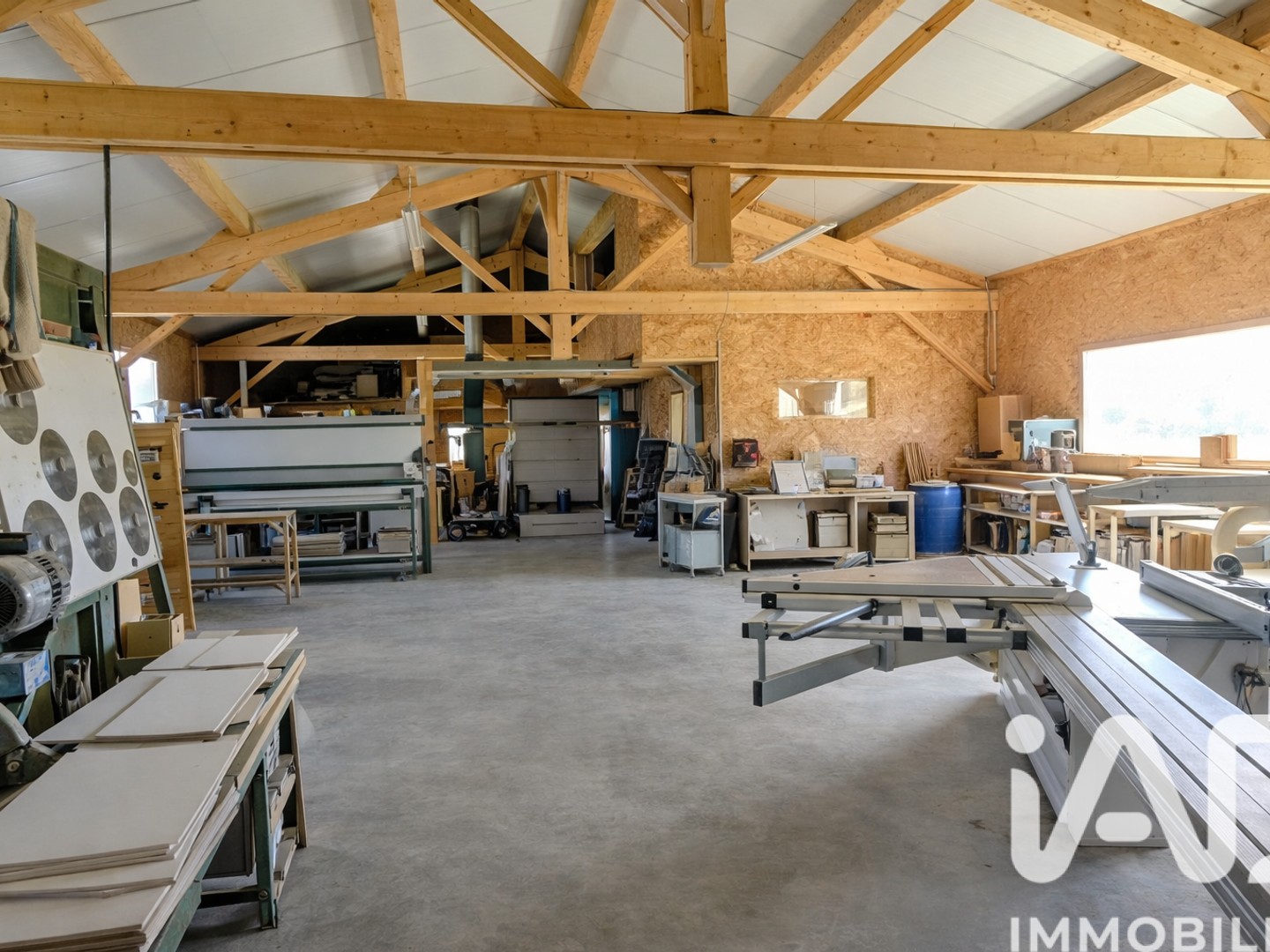 Magasin à vendre - 475m2 - Allex (26400)