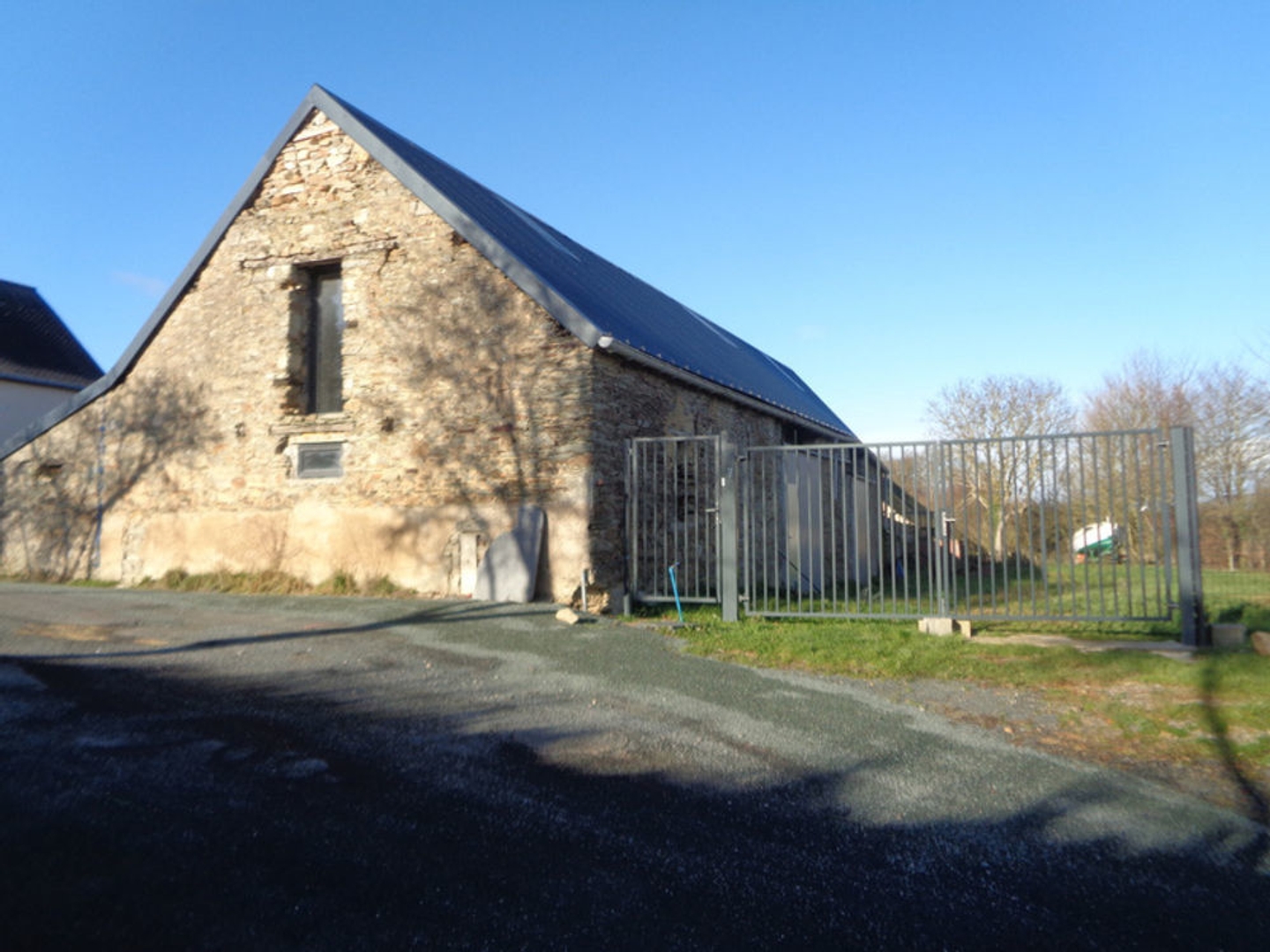 Bureaux à vendre - 600m2 - Le Lion-D'angers (49220)