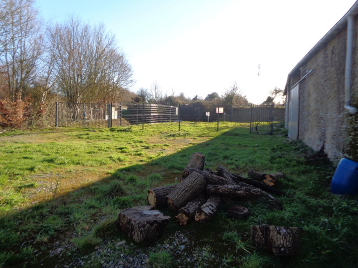 Bureaux à vendre - 600m2 - Le Lion-D'angers (49220)