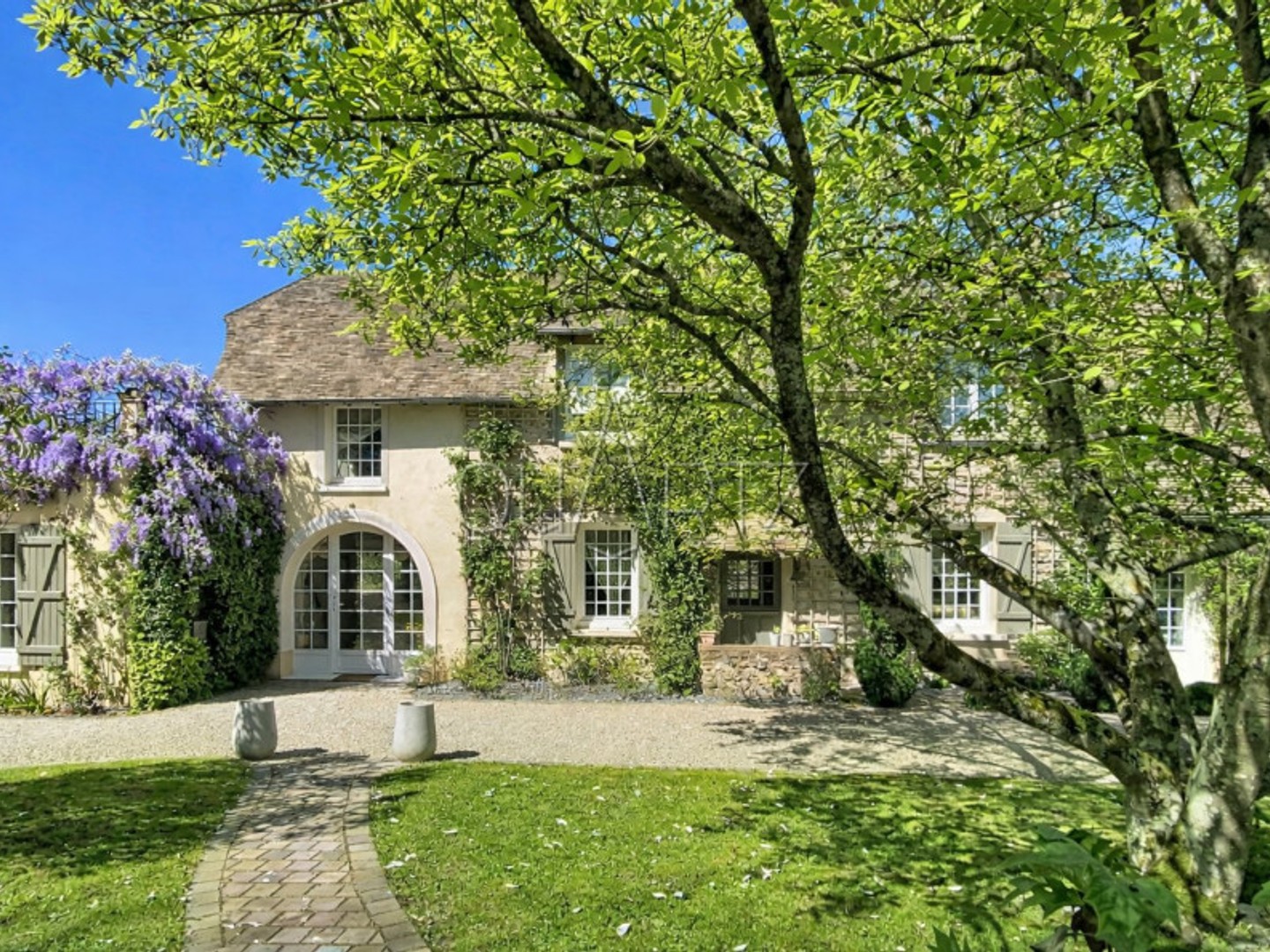 Maison à vendre - 10 pièces - 386m2 - Pacy-Sur-Eure (27120)