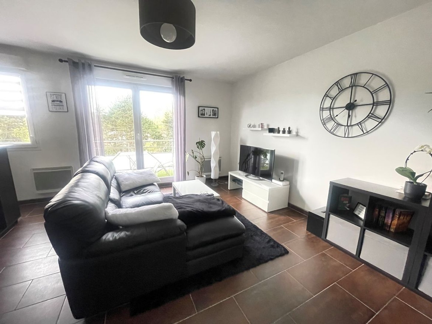Appartement à vendre - 2 pièces - 44m2 - Saint-Étienne-Du-... (76800)