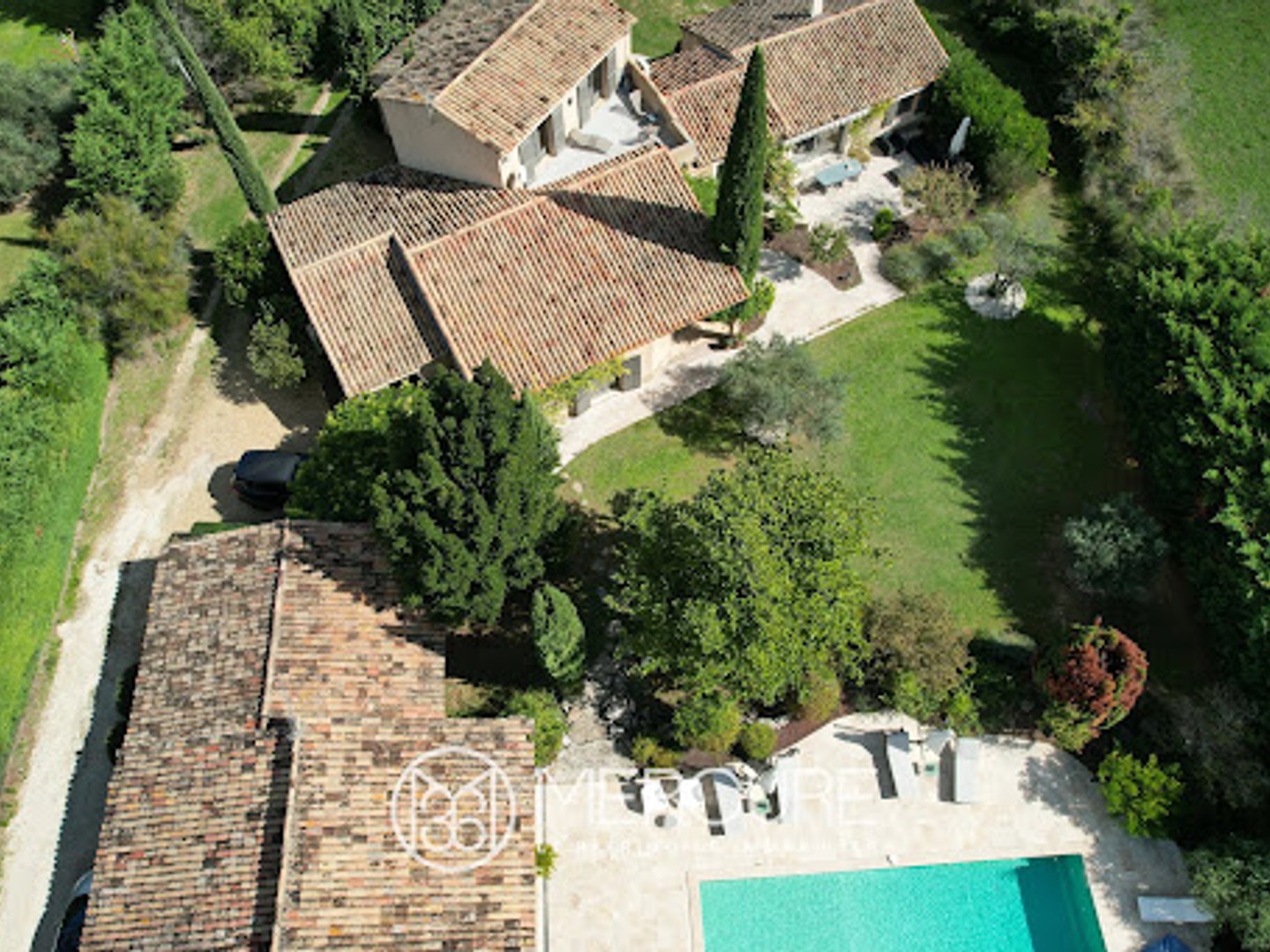 Maison 8 pièces 300 m²
