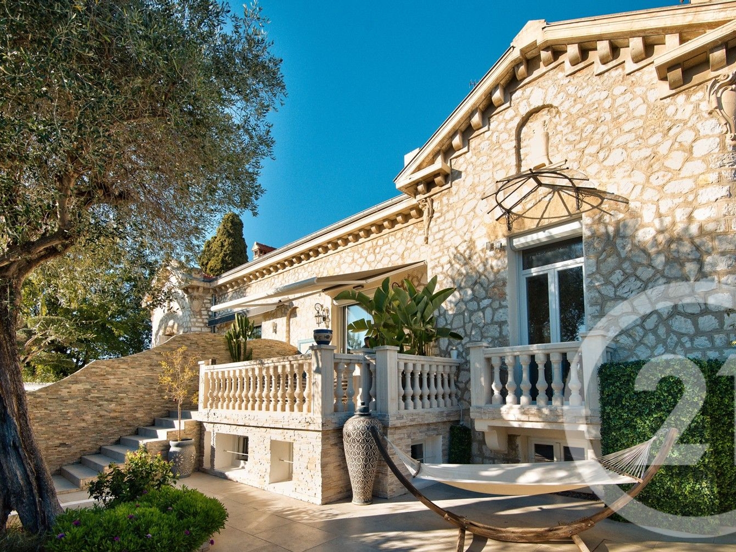 Maison 7 pièces 255 m²