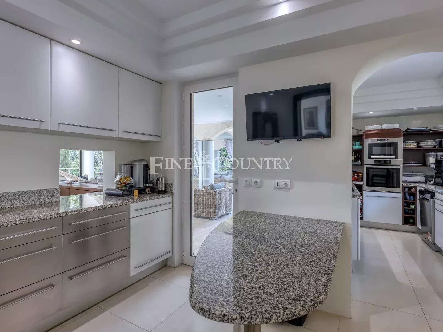 Maison à vendre - 10 pièces - 630m2 - Valbonne (06560)