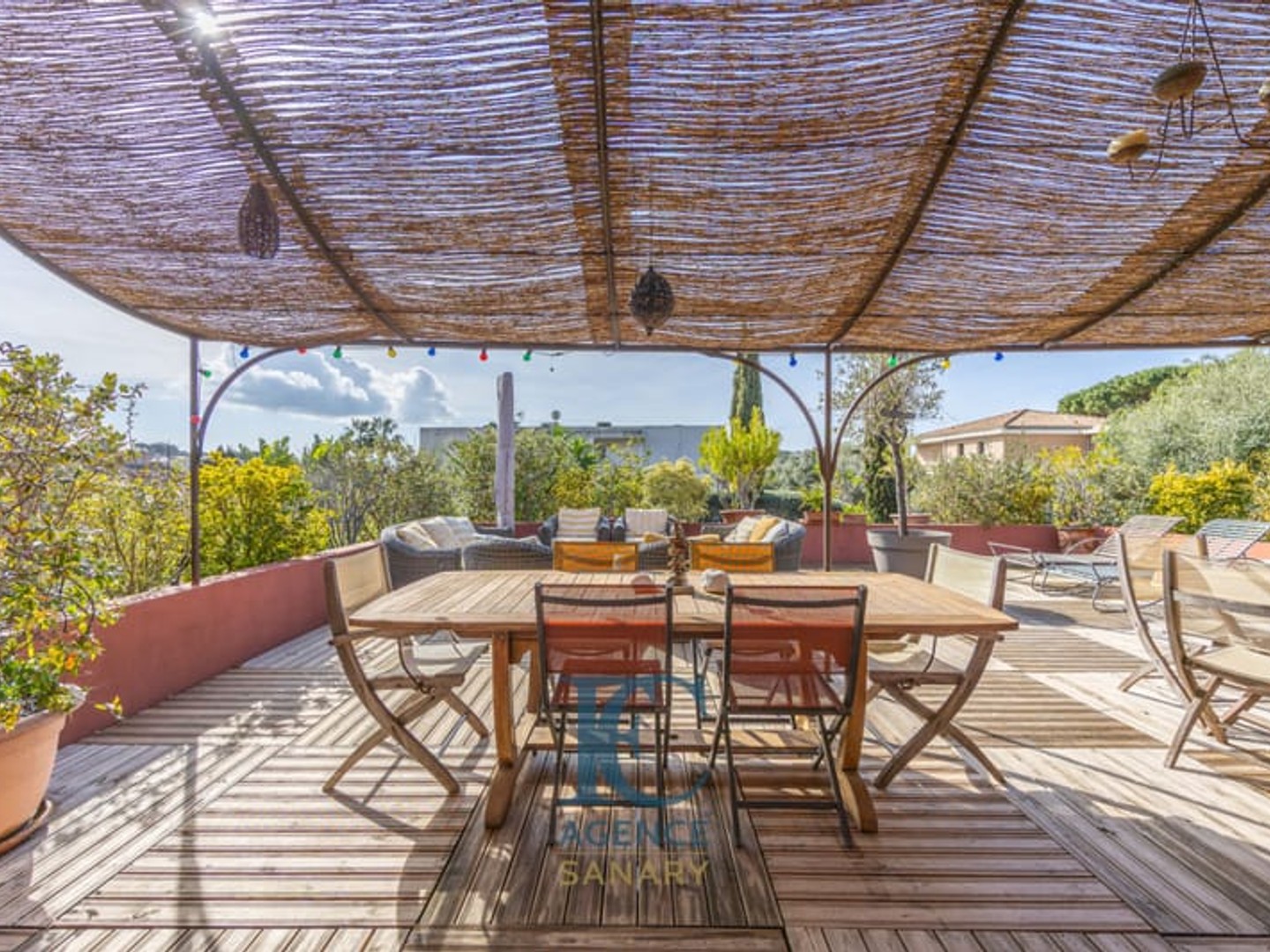 Appartement T4 avec terrasse de 62 m2 et deux stationnements