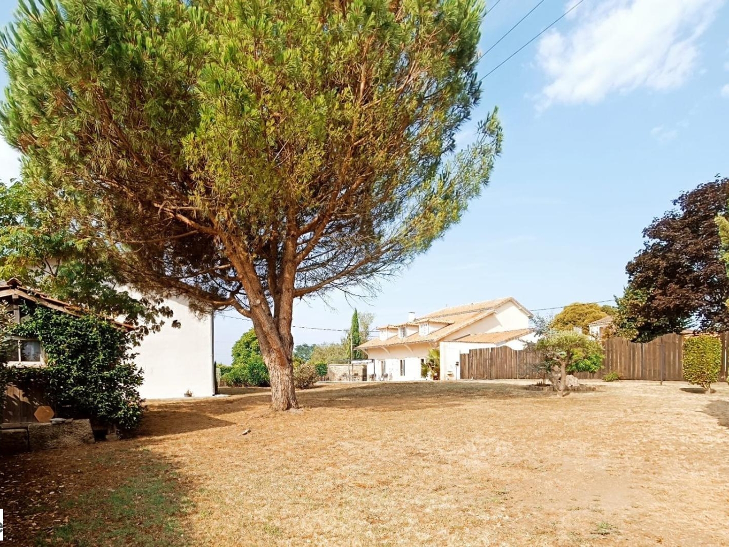 LANGON à 3 mn de cette très belle et grande demeure