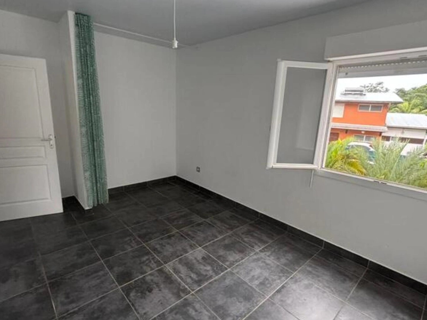 Maison à vendre - 4 pièces - 117m2 - Remire-Montjoly (97354)