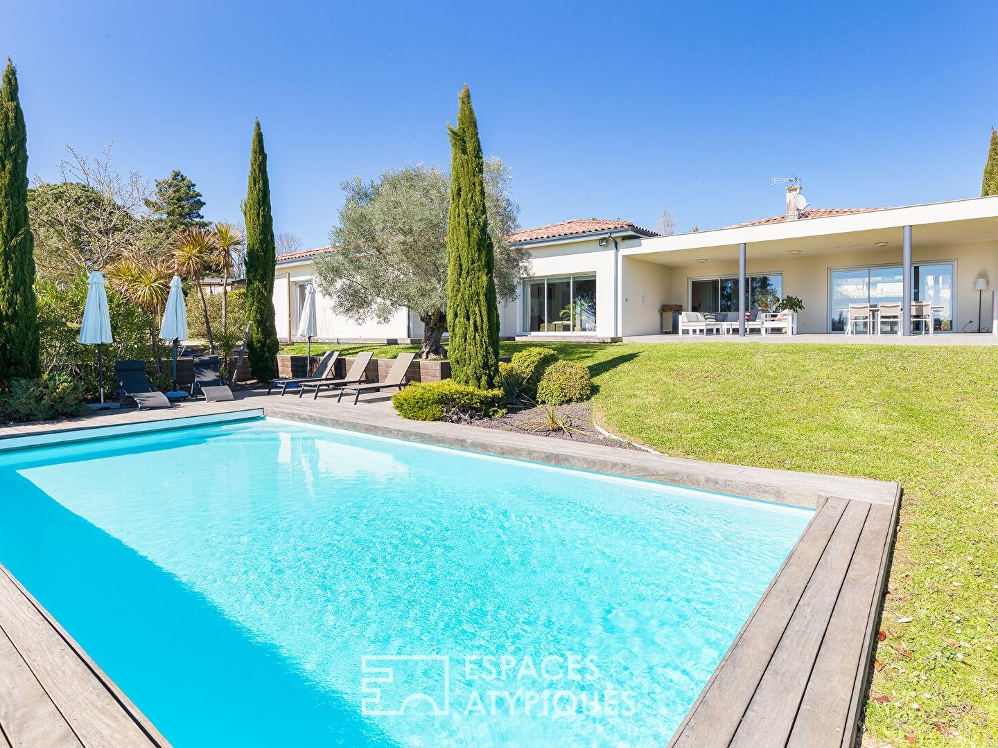 Maison contemporaine avec vue à Odars