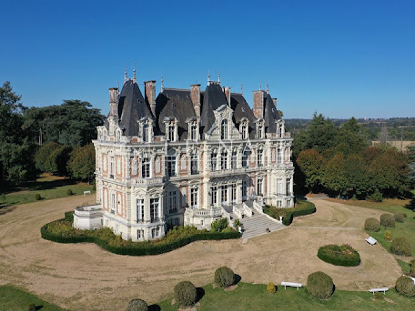 Maison à vendre - 32 pièces - 1500m2 - Angers (49000)