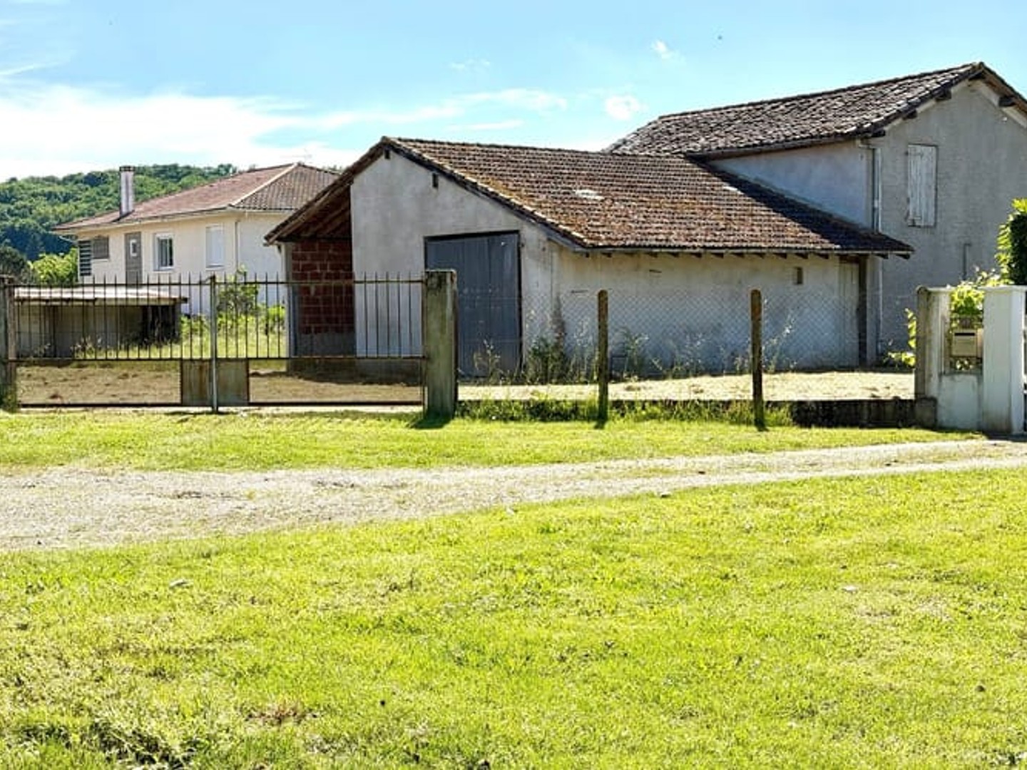 Locaux à vendre - 201m2 - Aire-Sur-L'adour (40800)